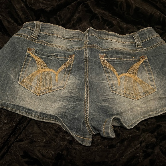 Hot mess (cici short) size 13 - Picture 2 of 2